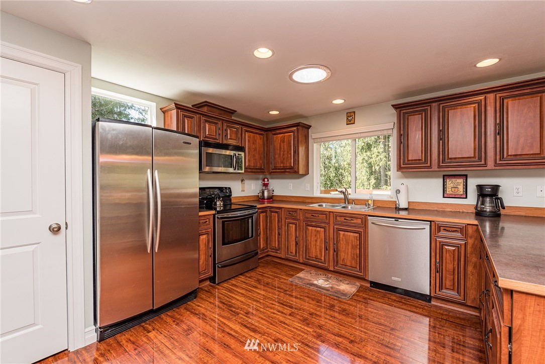 113 Brown Road Port Angeles, WA 98362 - Photo 6 of 36 Gallery Image 6