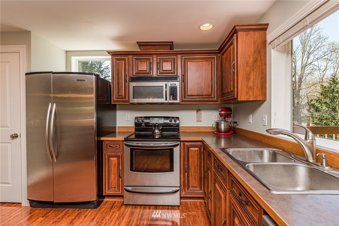 113 Brown Road Port Angeles, WA 98362 - Photo 8 of 36 Gallery Image 8