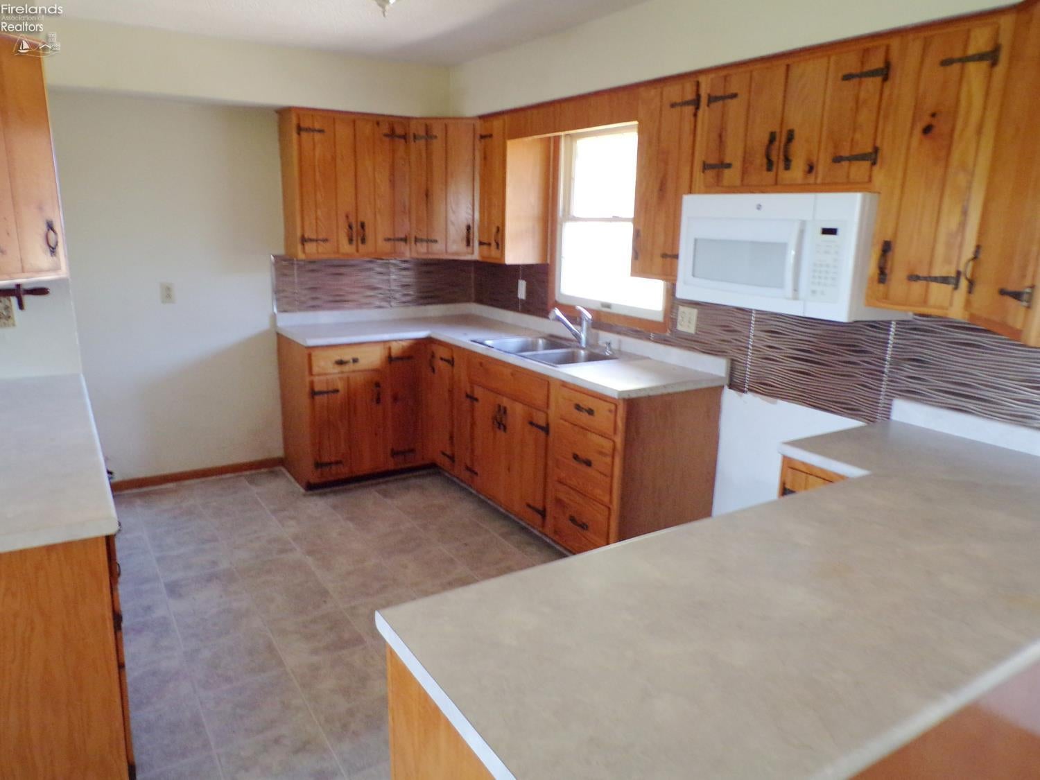 9584 Bradner Road Risingsun, OH 43457 - Photo 2 of 10 Gallery Image 2