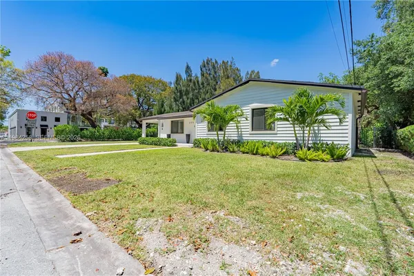 $6,800 | 255 Grant Drive, Coral Gables, FL 33133