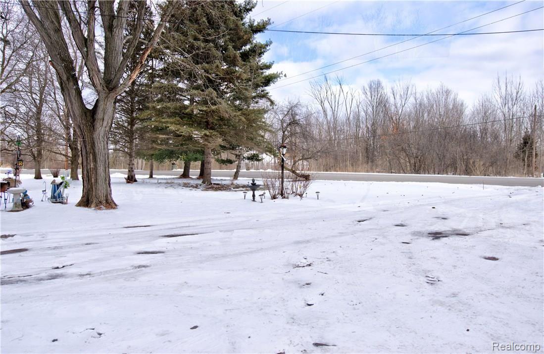 6107 East River Road Flushing, MI 48433 - Photo 23 of 23 DSC_5907_8_9.jpg