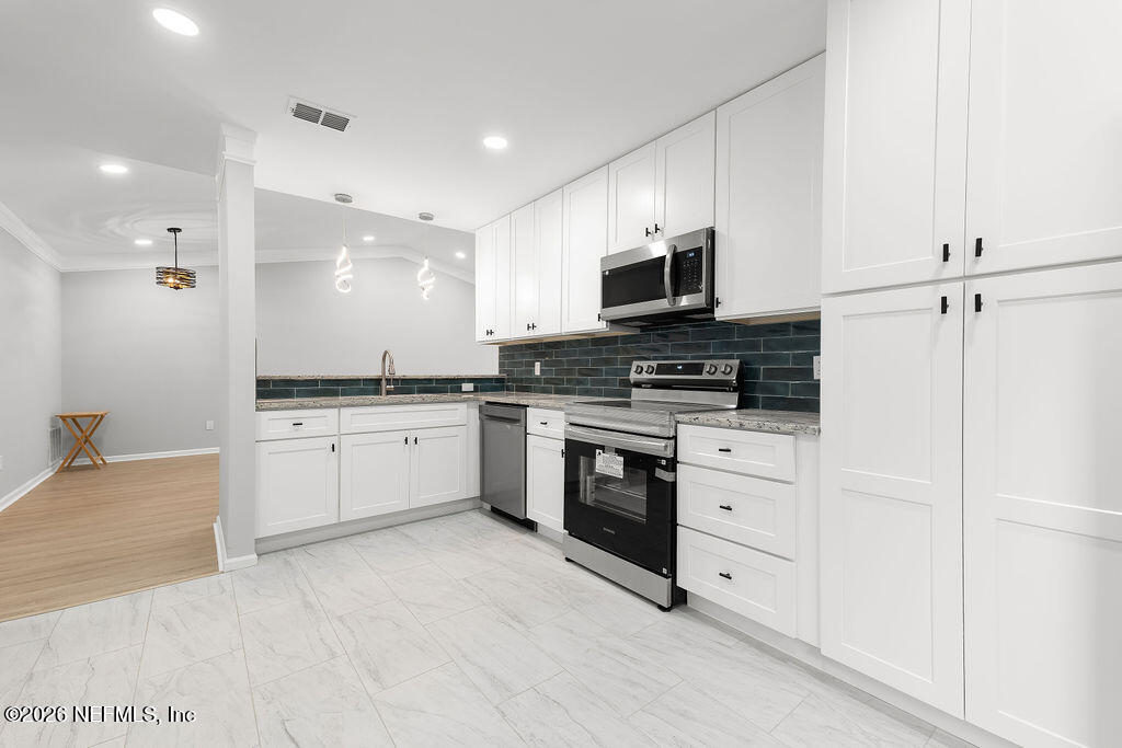 2455 Spring Vale Road Jacksonville, FL 32246 - Photo 8 of 23 2455SpringValeRdJacksonvilleFL-16