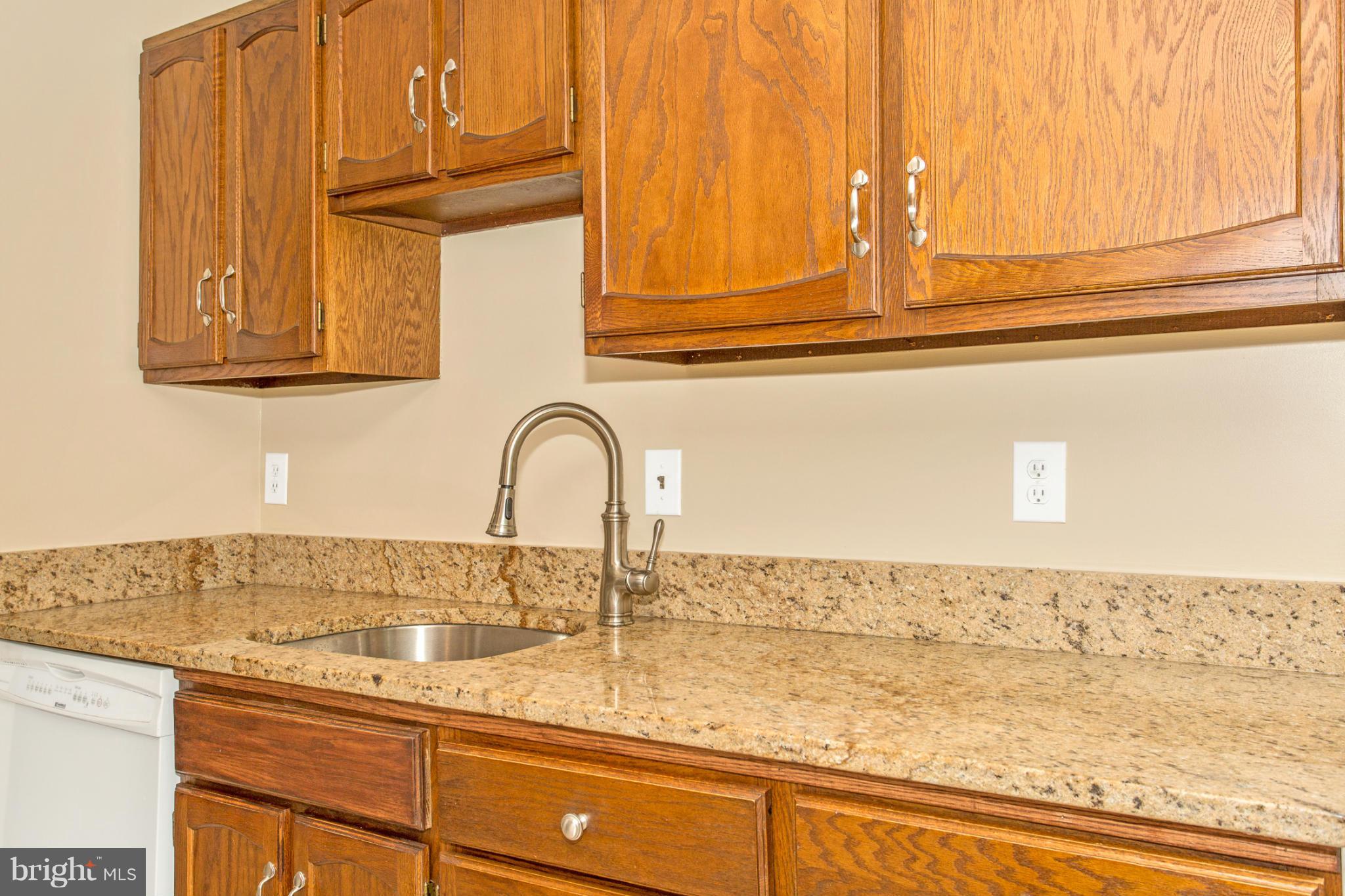 52 Oak Shade Road Gaithersburg, MD 20878 - Photo 14 of 30 Kitchen