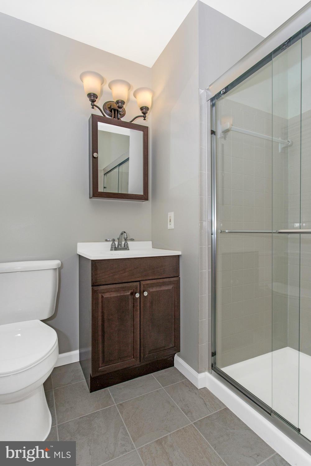 52 Oak Shade Road Gaithersburg, MD 20878 - Photo 22 of 30 Bath (Master)