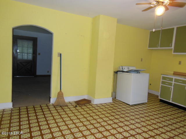 830 Clan Street Flora, IL 62839 - Photo 9 of 48 Gallery Image 9