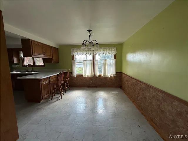 $2,300 | 559 Mapleview Road, Cheektowaga, NY 14225