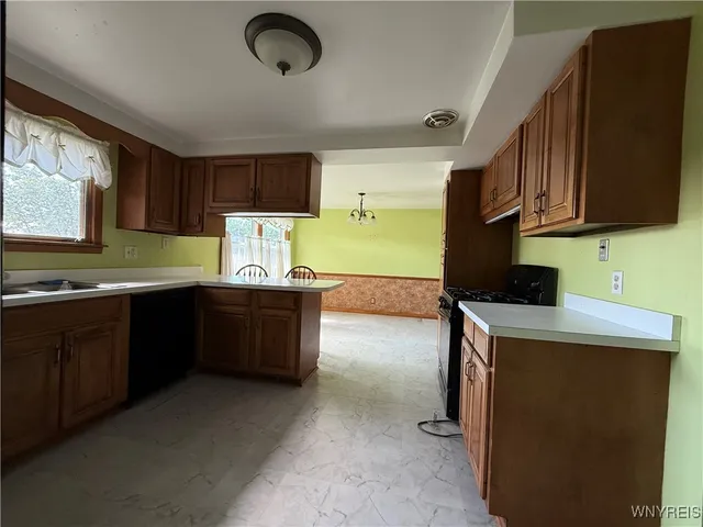 $2,300 | 559 Mapleview Road, Cheektowaga, NY 14225