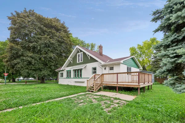 $199,900 | 601 Carver Street North, Winthrop, MN 55396