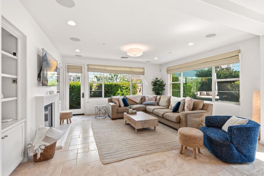 809 Dolphin Circle Encinitas, CA 92024 - Photo 19 of 71