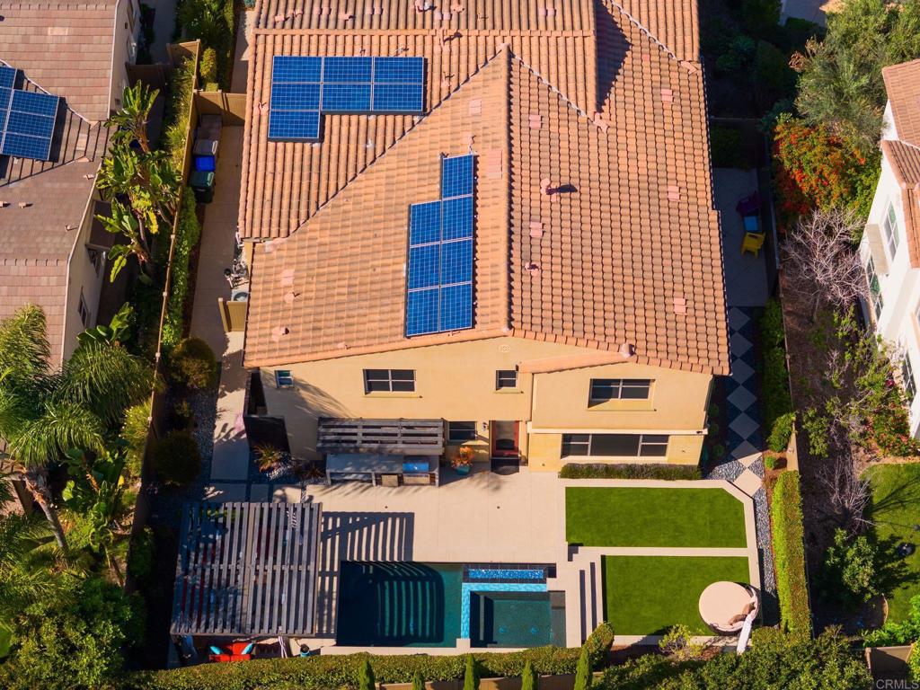 809 Dolphin Circle Encinitas, CA 92024 - Photo 63 of 71 a front view of a house with a garden