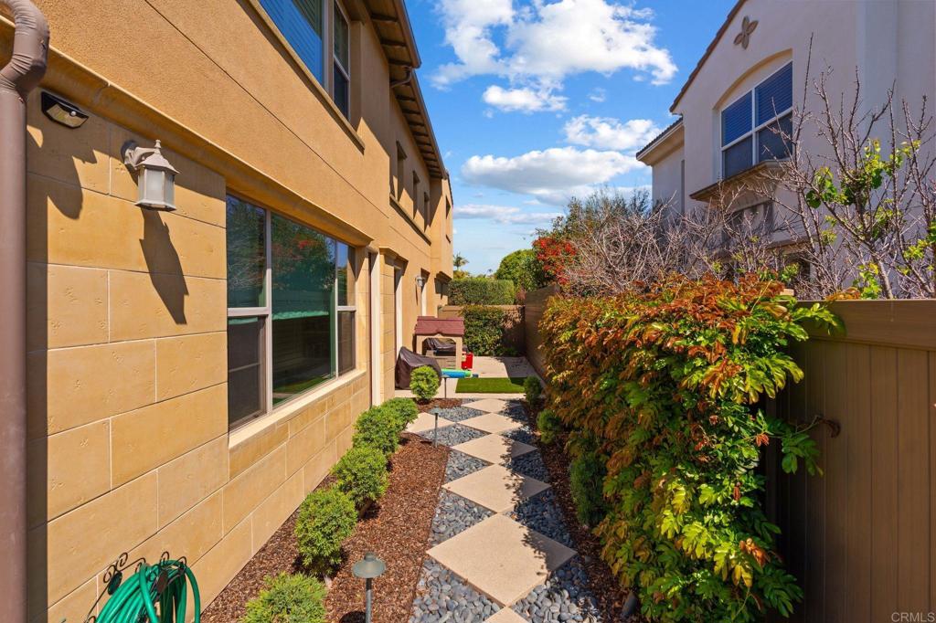 809 Dolphin Circle Encinitas, CA 92024 - Photo 10 of 71