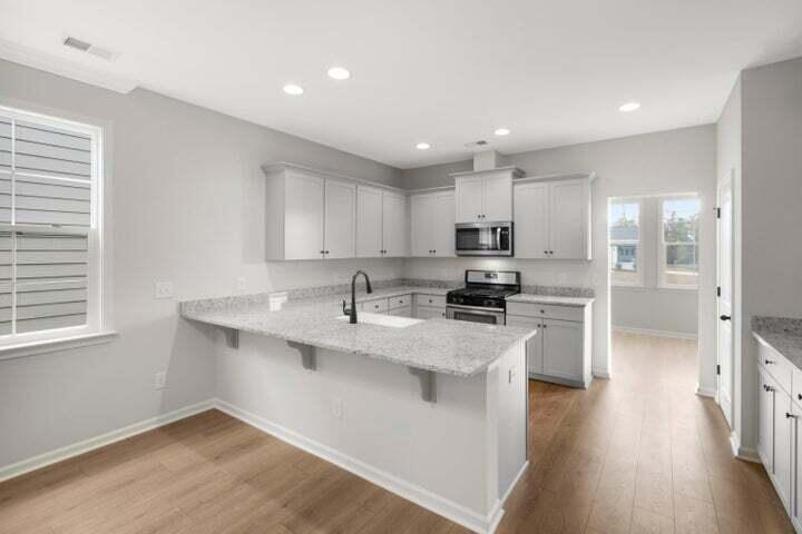 3909 Datchet Road North Charleston, SC 29420 - Photo 6 of 18 20210703175053649644000000-o