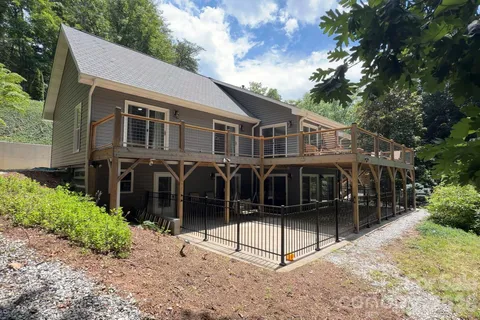 $1,100,000 | 153 SkyView Circle, Asheville, NC 28804
