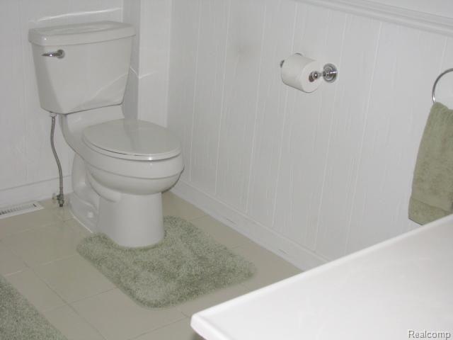 16176 30 Mile Road Ray, MI 48096 - Photo 16 of 23 22 Bathroom