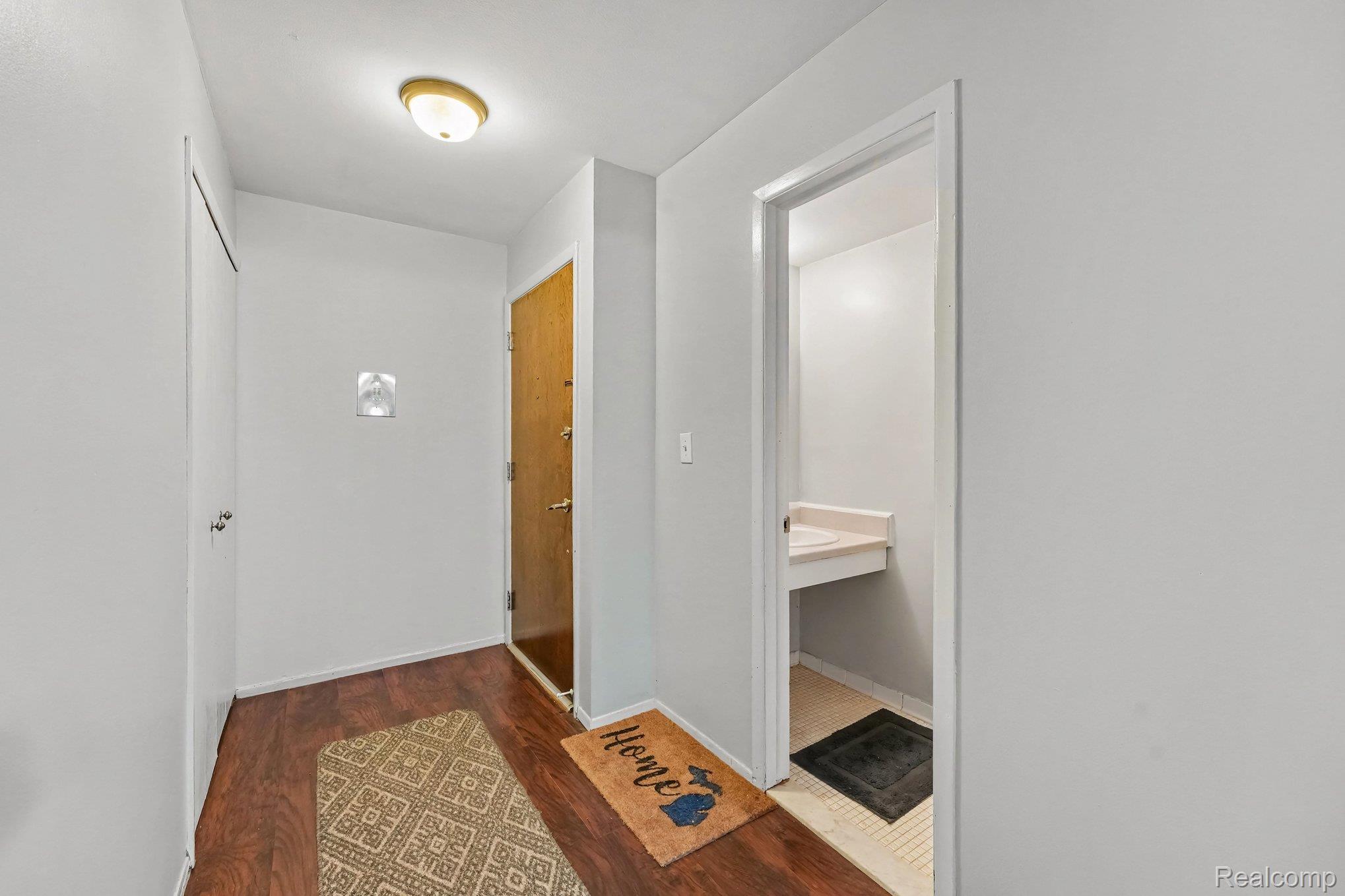 1683 Riverside Drive, Unit 2 Rochester, MI 48309 - Photo 3 of 25 004_file_3062.jpg
