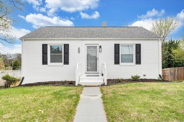 $1,875 | 2648 Derwent Drive Southwest, Roanoke, VA 24015