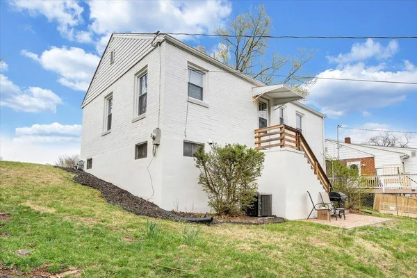 $1,875 | 2648 Derwent Drive Southwest, Roanoke, VA 24015