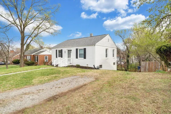 $1,875 | 2648 Derwent Drive Southwest, Roanoke, VA 24015