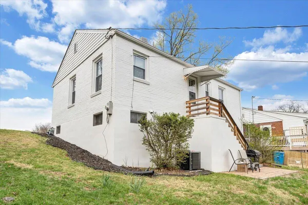 $1,875 | 2648 Derwent Drive Southwest, Roanoke, VA 24015