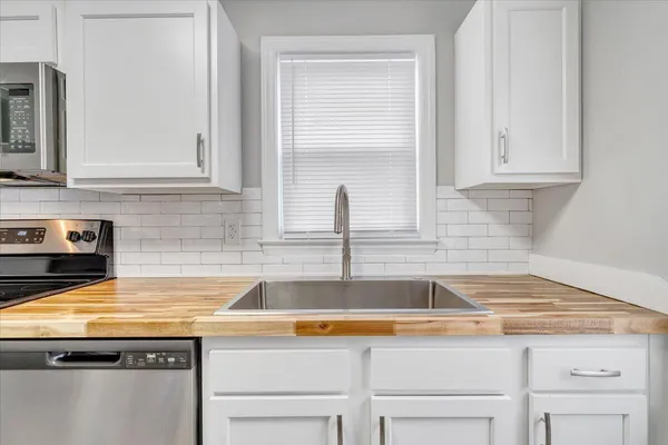 $1,875 | 2648 Derwent Drive Southwest, Roanoke, VA 24015