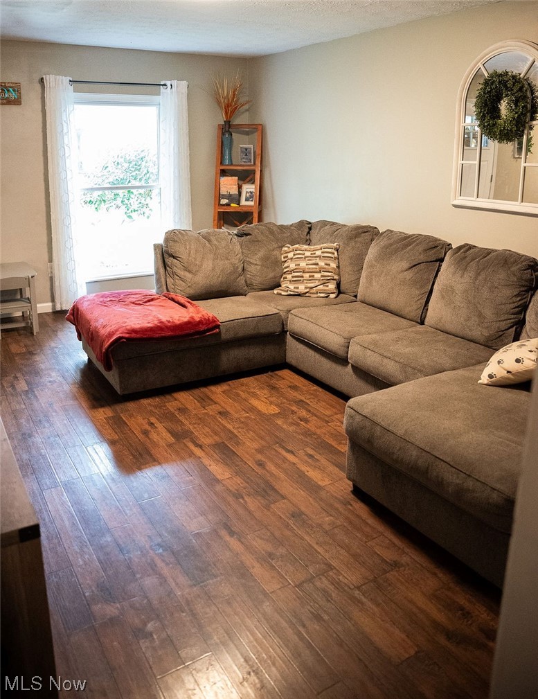 1906 Aberdeen Road Madison, OH 44057 - Photo 3 of 16 New flooring in the living room