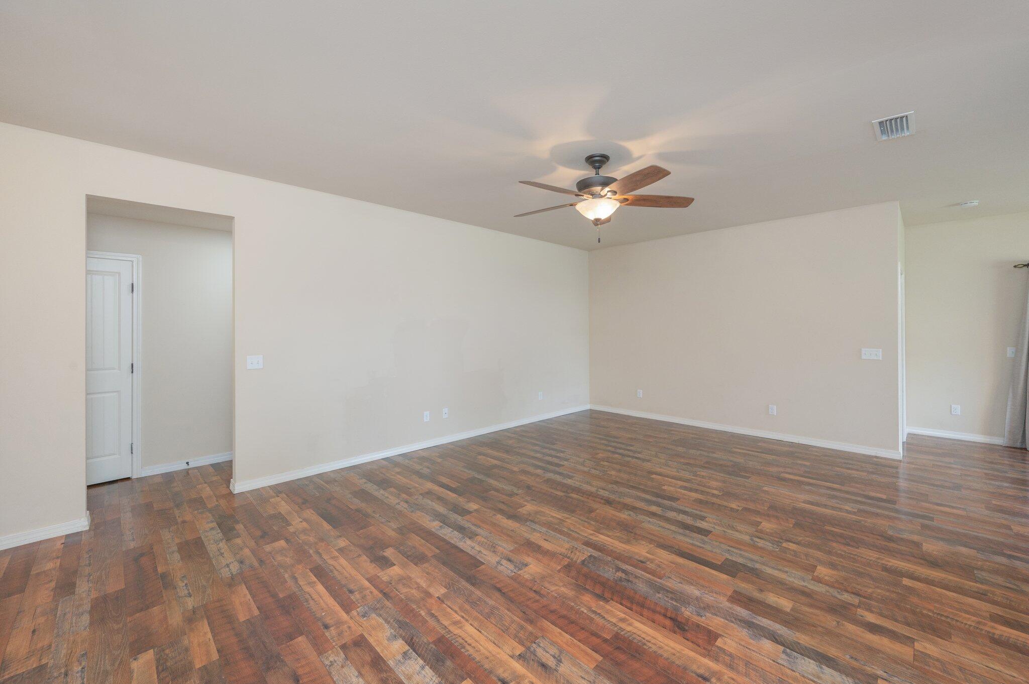 646 Hunters Ridge Road DeFuniak Springs, FL 32433 - Photo 7 of 38 7-web-or-mls-646-hunters-ridge-rd