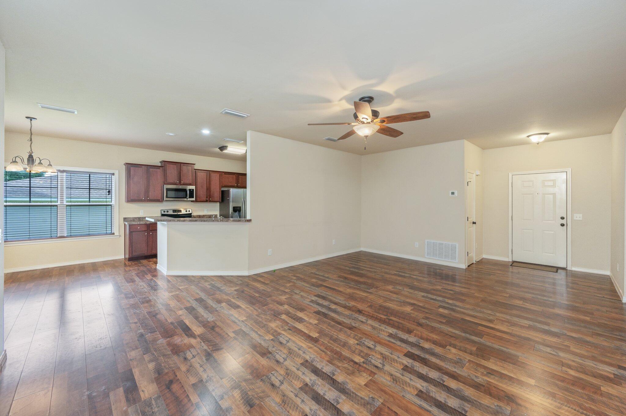 646 Hunters Ridge Road DeFuniak Springs, FL 32433 - Photo 9 of 38 9-web-or-mls-646-hunters-ridge-rd