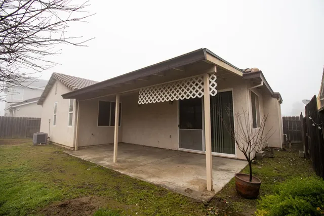 $360,000 | 924 Stanford Avenue, Madera, CA 93637