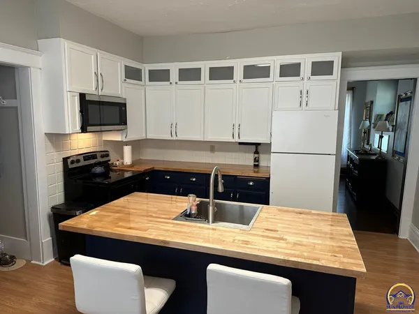 $259,000 | 1001 Market Street, Emporia, KS 66801