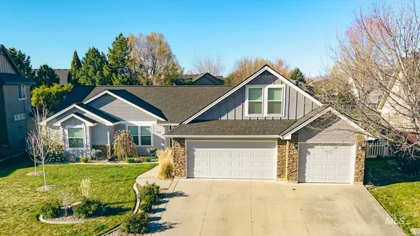 $565,000 | 334 East Burney Glen Drive, Meridian, ID 83646
