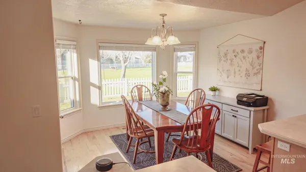 $565,000 | 334 East Burney Glen Drive, Meridian, ID 83646