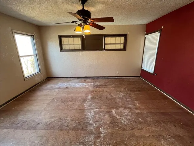 $186,000 | 1103 West 11th Street, McGregor, TX 76657