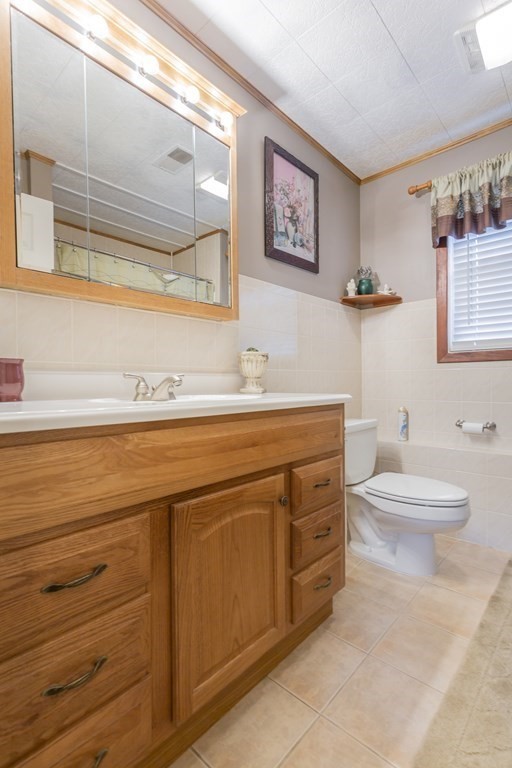 31 Abington Lane Fall River, MA 02721 - Photo 11 of 33 Gallery Image 11