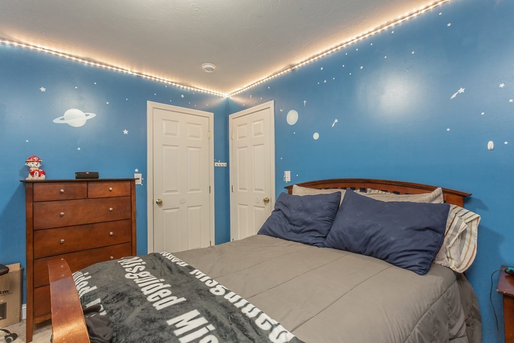 31 Abington Lane Fall River, MA 02721 - Photo 13 of 33 Gallery Image 13