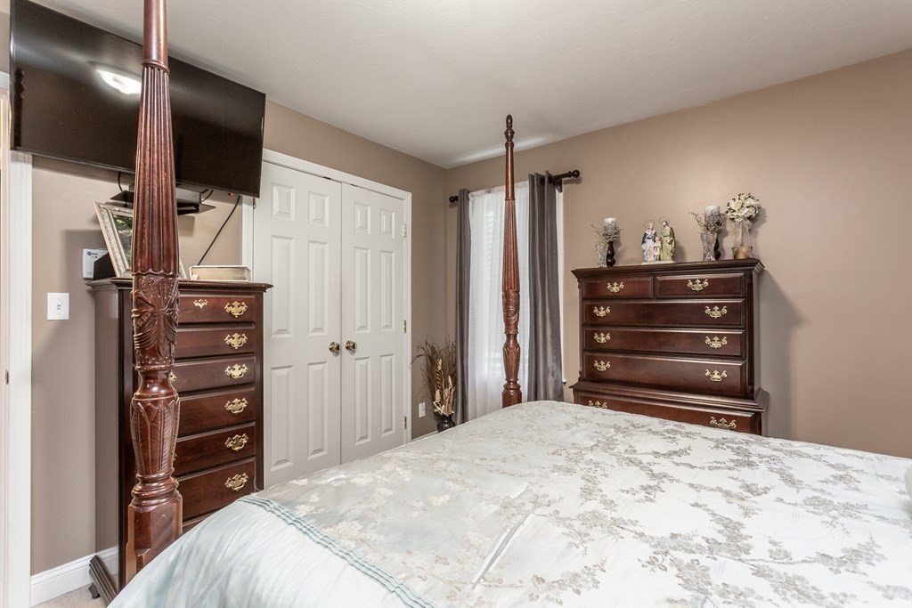 31 Abington Lane Fall River, MA 02721 - Photo 15 of 33 Gallery Image 15