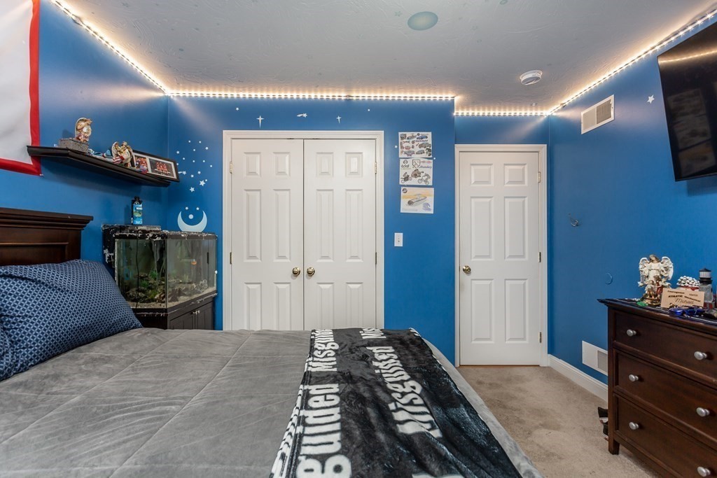 31 Abington Lane Fall River, MA 02721 - Photo 16 of 33 Gallery Image 16