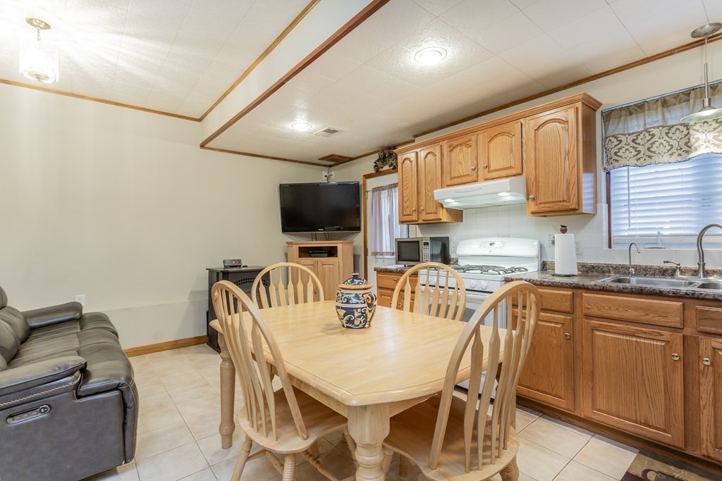 31 Abington Lane Fall River, MA 02721 - Photo 19 of 33 Gallery Image 19