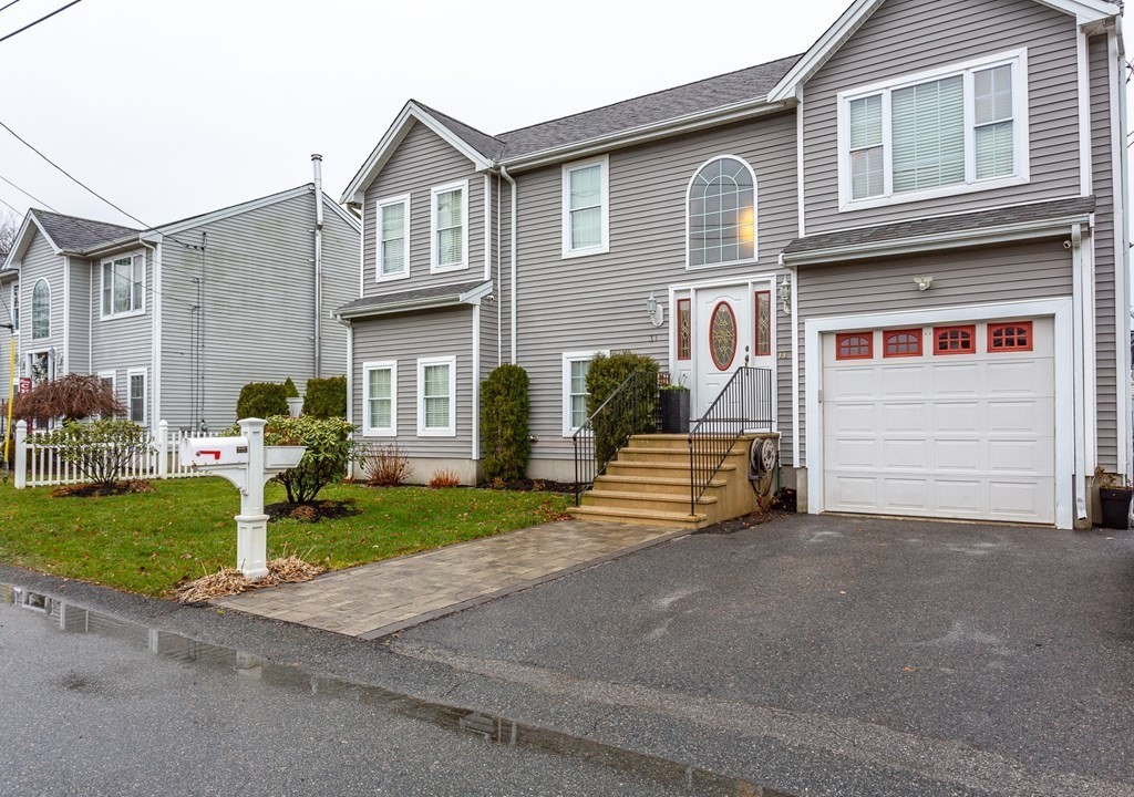 31 Abington Lane Fall River, MA 02721 - Photo 2 of 33 Gallery Image 2