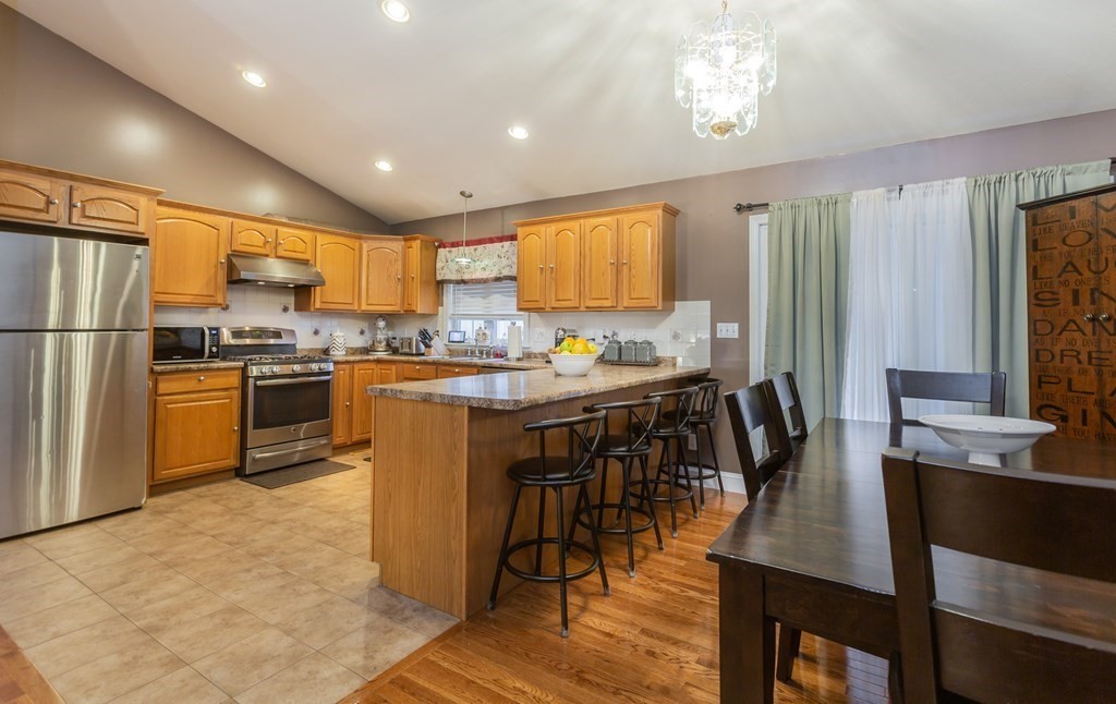 31 Abington Lane Fall River, MA 02721 - Photo 7 of 33 Gallery Image 7