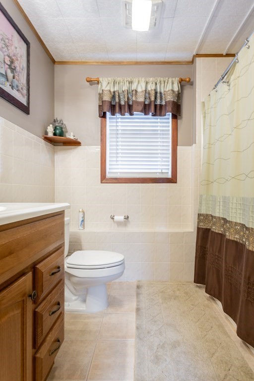 31 Abington Lane Fall River, MA 02721 - Photo 10 of 33 Gallery Image 10