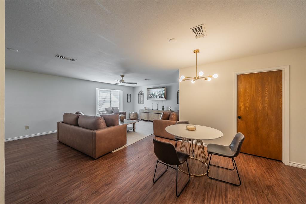 302 West Hale Avenue Decatur, TX 76234 - Photo 6 of 33