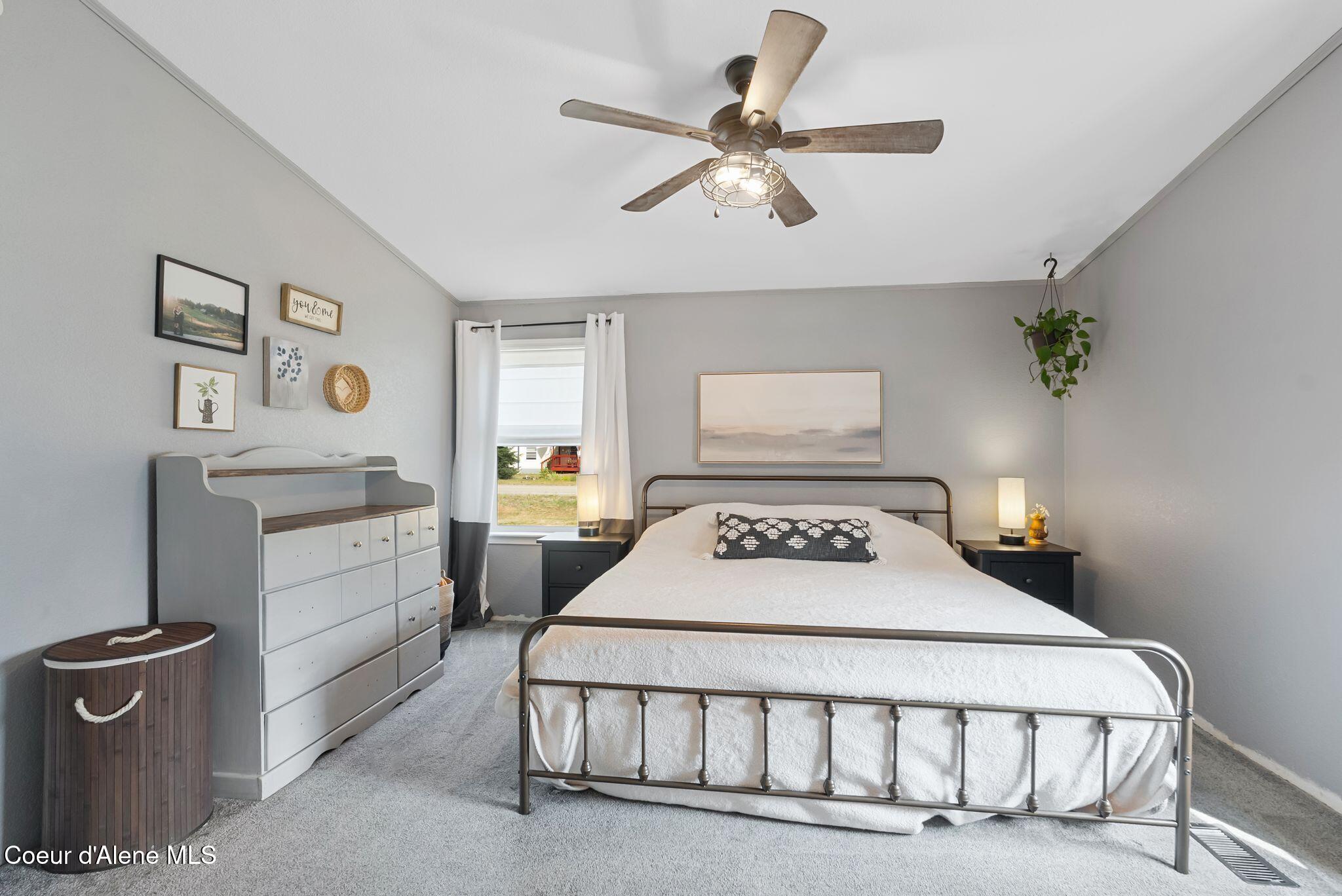 120 Shelby Road Laclede, ID 83841 - Photo 14 of 41 Primary Bedroom and Master Suite