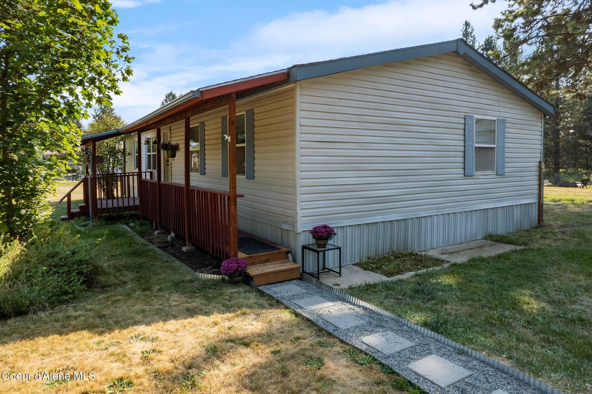 120 Shelby Road Laclede, ID 83841 - Photo 34 of 41 Main entryway to home