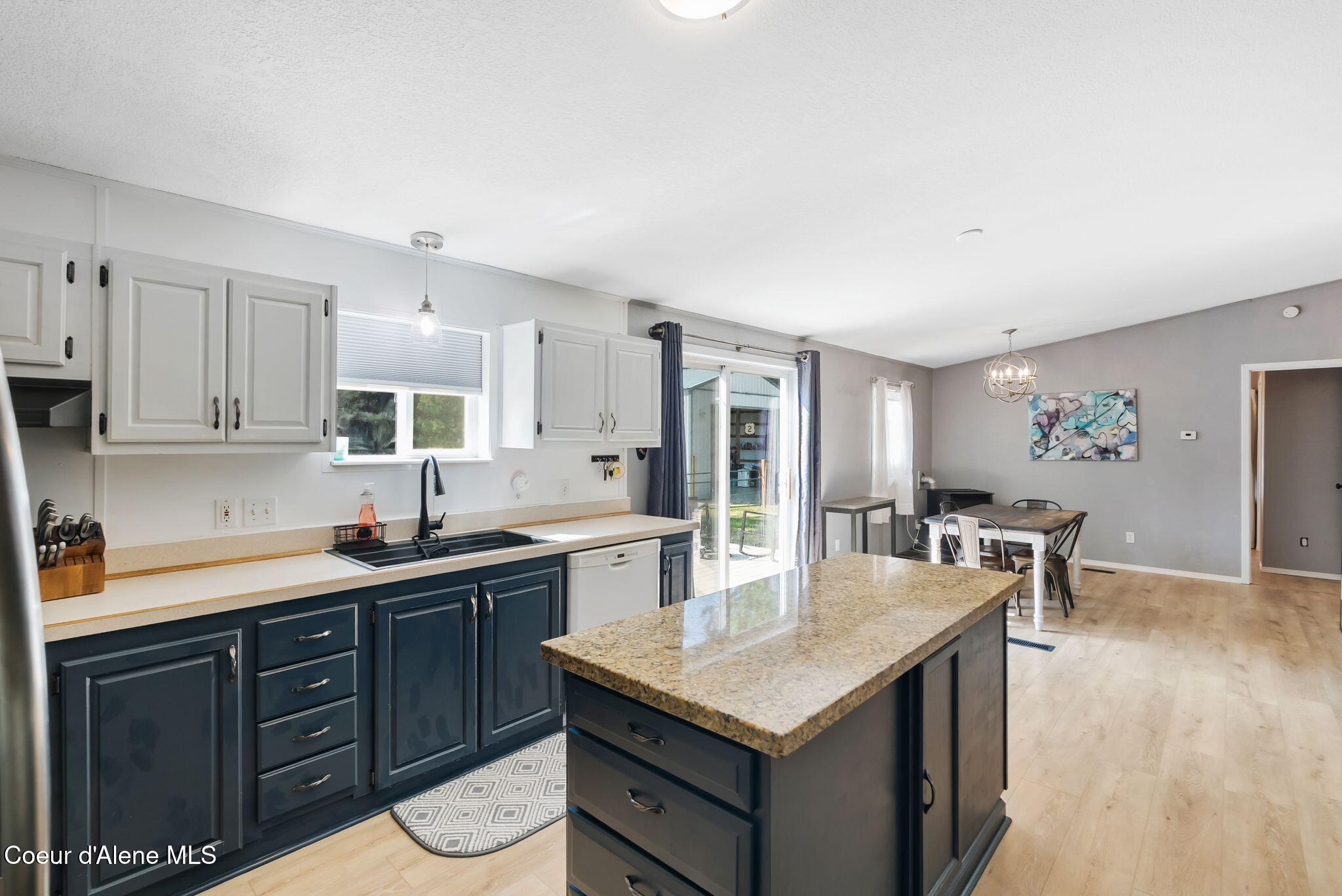 120 Shelby Road Laclede, ID 83841 - Photo 10 of 41 8_Updated kitchen with added kitchen isl