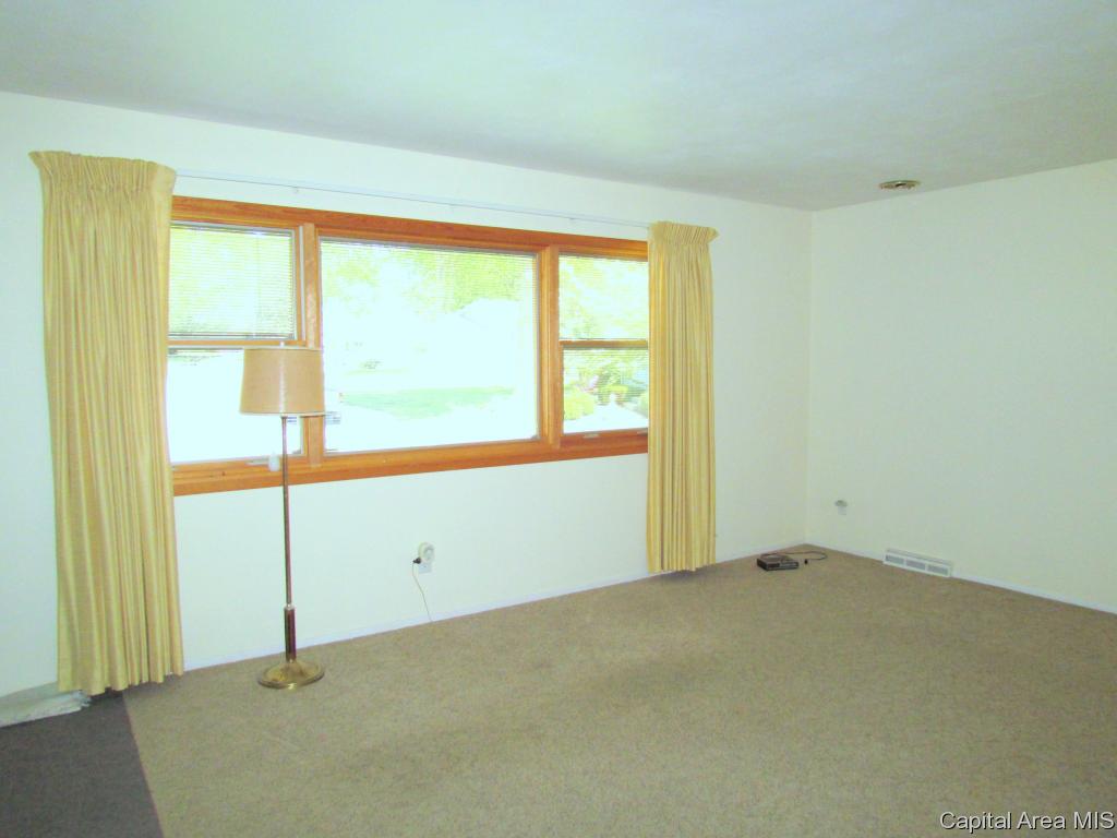 42 Nottingham Road Springfield, IL 62704 - Photo 7 of 26