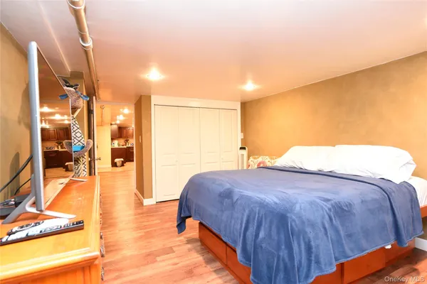 $1,150,000 | 2056 Continental Avenue | Pelham Bay