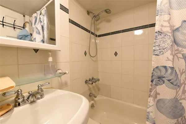 $1,150,000 | 2056 Continental Avenue | Pelham Bay