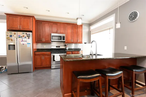 $1,150,000 | 2056 Continental Avenue | Pelham Bay