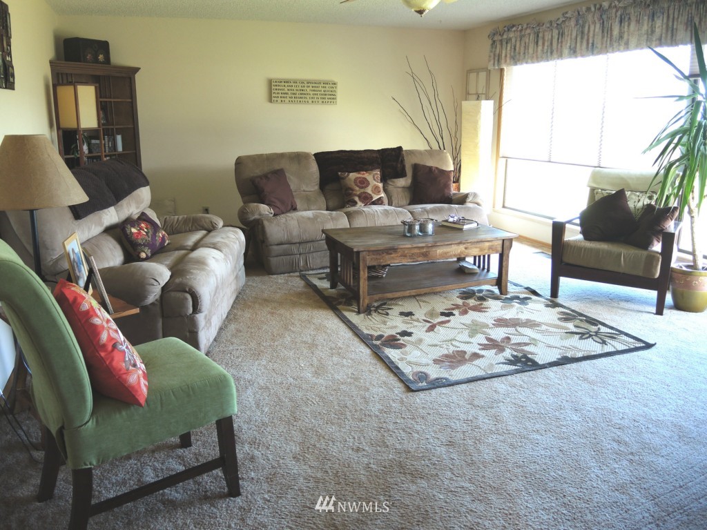 6515 Humphrey Road Clinton, WA 98236 - Photo 7 of 17 Gallery Image 7