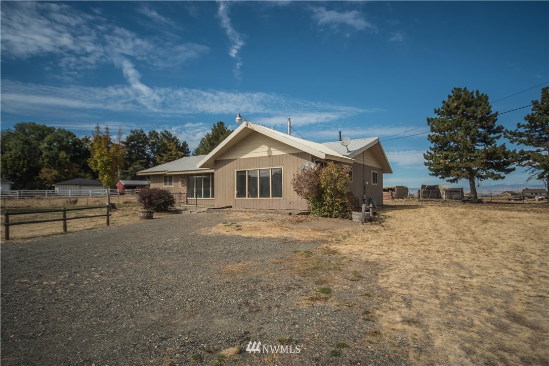1671 Hanson Road Ellensburg, WA 98926 - Photo 2 of 30 Gallery Image 2